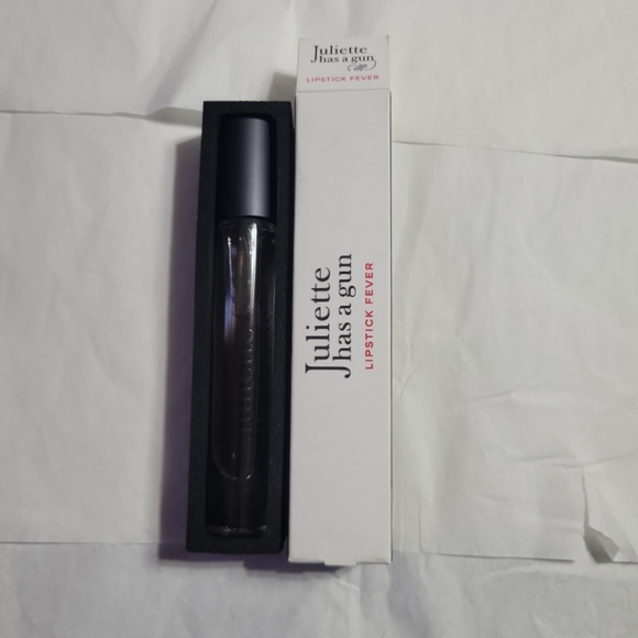 Juliette Has A Gun Lipstick Fever NWT - Picture 6 of 8